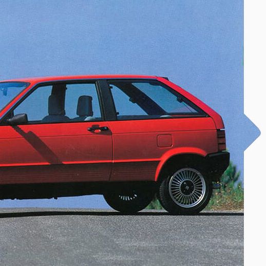 Ein roter SEAT Ibiza von 1984.