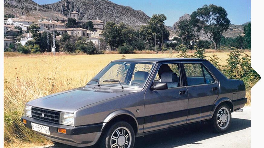 Ein grauer SEAT Malaga aus dem Jahr 1985.