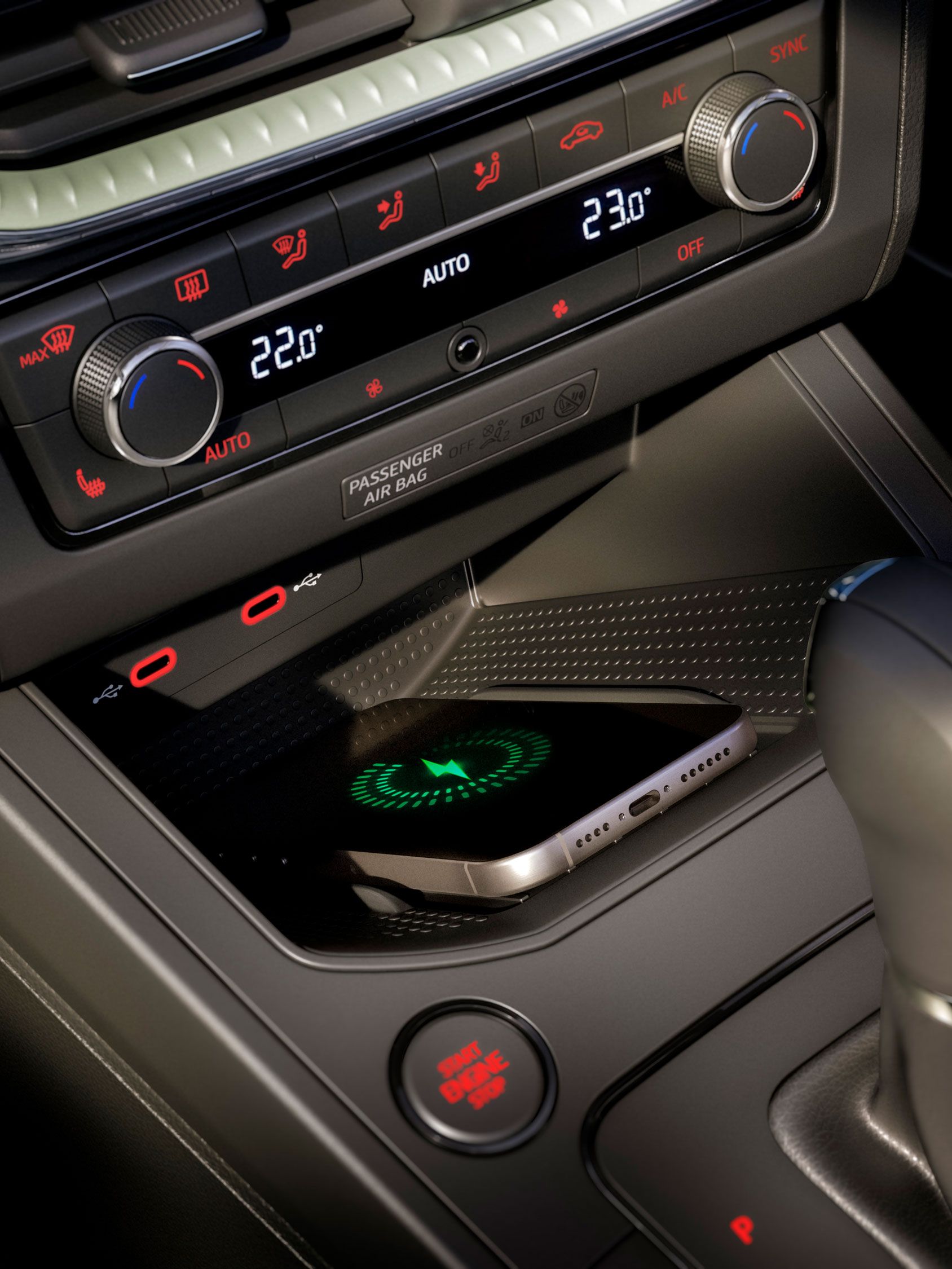 SEAT Arona Connectivity Box mit kabelloser Ladefunktion